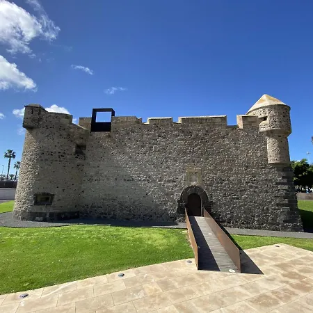 Mainstream With Balcony By Canariasgetaway Lägenhet